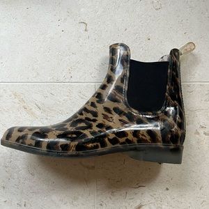Women’s J.Crew Leopard Rain Chelsea Boot - Size 8